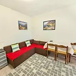 Appartement In 15491 *
