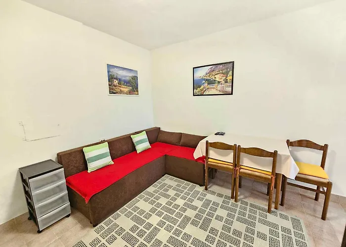 Appartement In 15491 *
