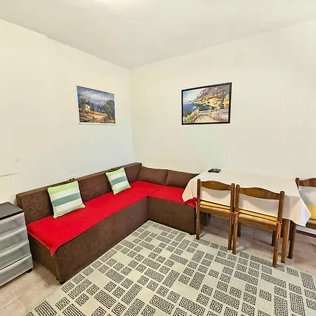Appartement In 15491 *